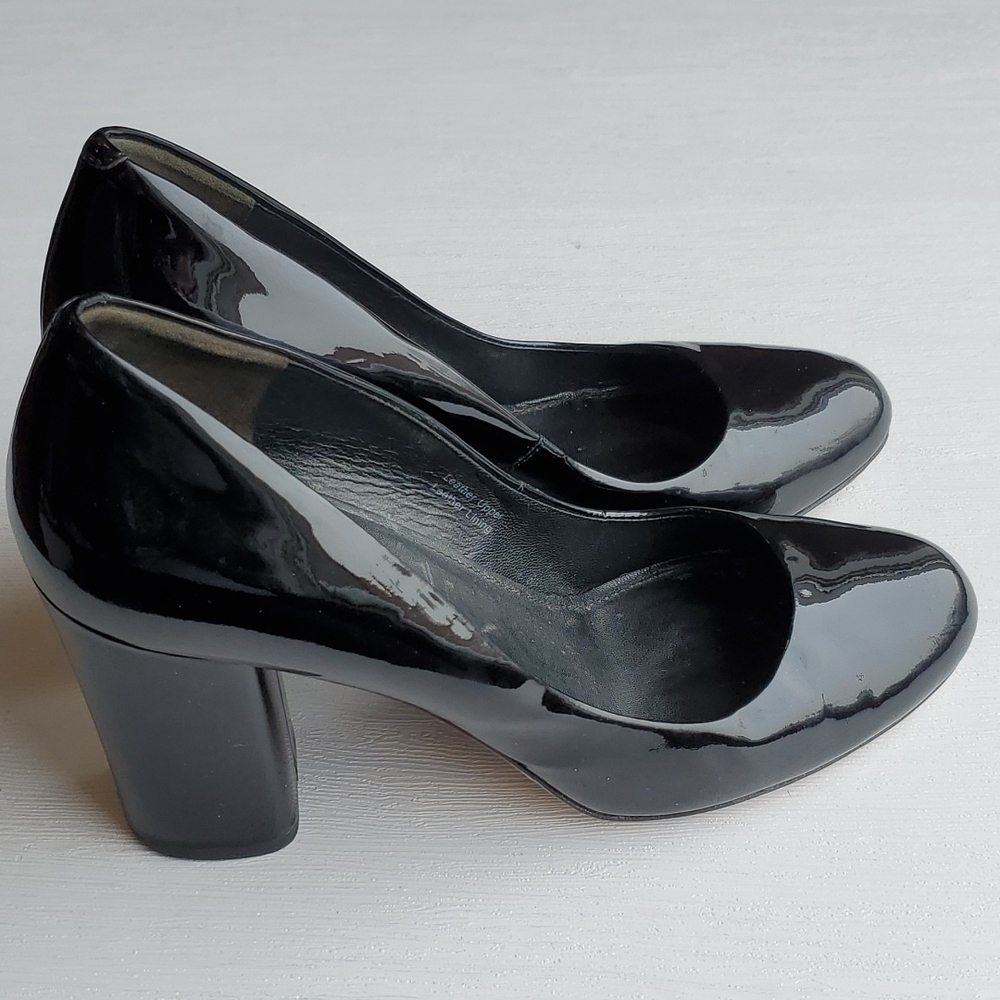 Via Spiga Round Toe Block Heels 7
